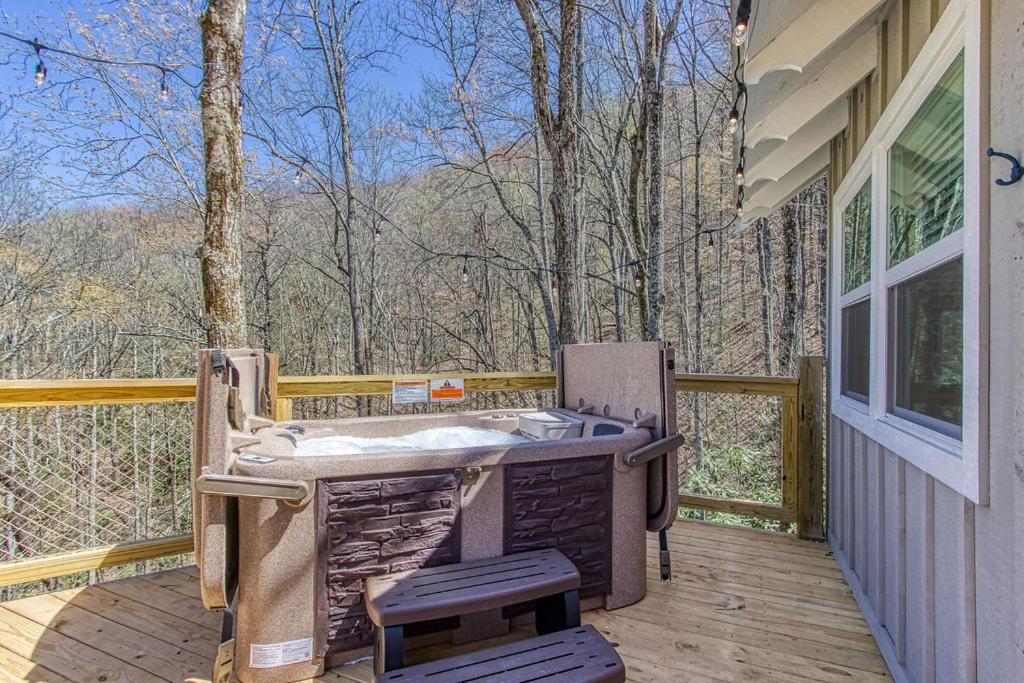 Chasing Fireflies Treehouse, 1089 Of Free Attraction Tickets For Each Paid Day, Dollywood And More! 세비어빌 외부 사진